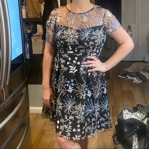 Fun party dress - Picture 5 of 6